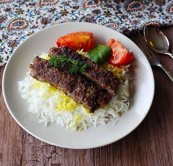 طرز تهیه کته کباب: دستور پخت یک غذای سنتی و خوشمزه