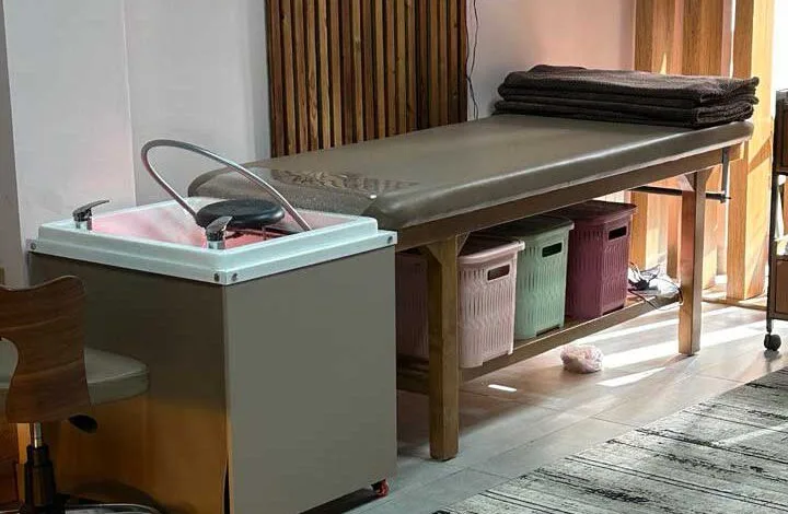 تخت اسکالپ سر: راحتی و کارایی در سالنهای زیبایی تخت اسکالپ سر: راحتی و کارایی در سالنهای زیبایی