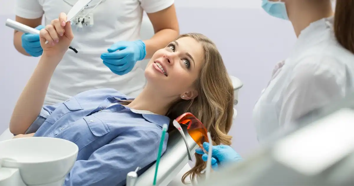 نکات کلیدی برای انتخاب بین کلینیک تخصصی و عمومی دندان پزشکی