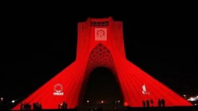 نقش بستن نشان انتقال خون بر قامت برج آزادی نقش بستن نشان انتقال خون بر قامت برج آزادی